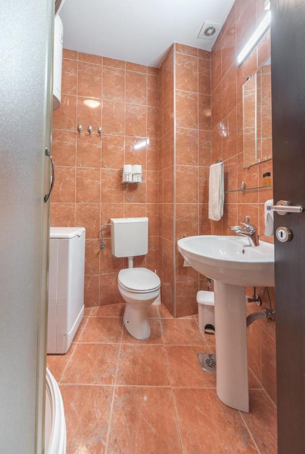 R Club Apartments Old Town Budva Eksteriør billede