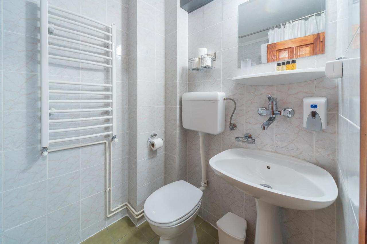 R Club Apartments Old Town Budva Eksteriør billede