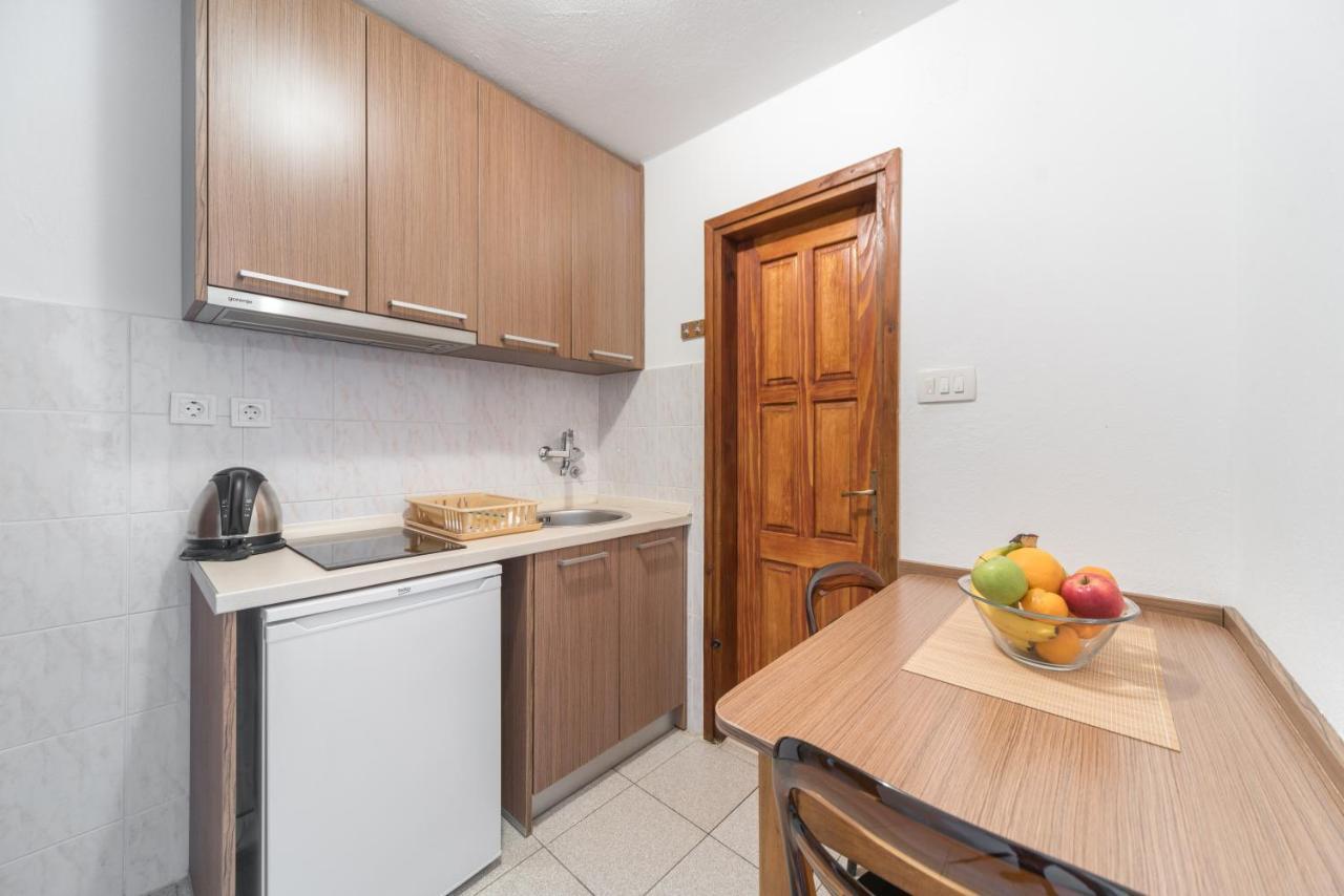 R Club Apartments Old Town Budva Eksteriør billede