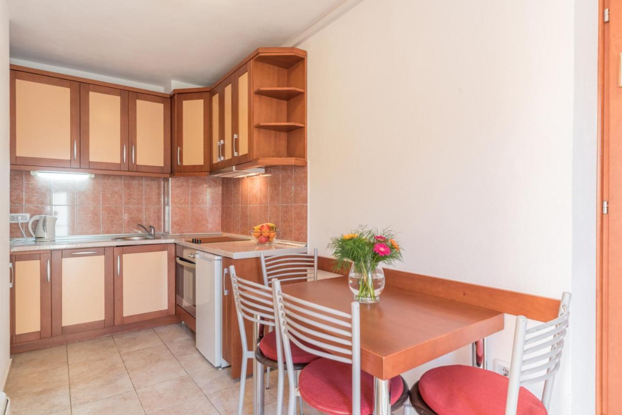 R Club Apartments Old Town Budva Eksteriør billede