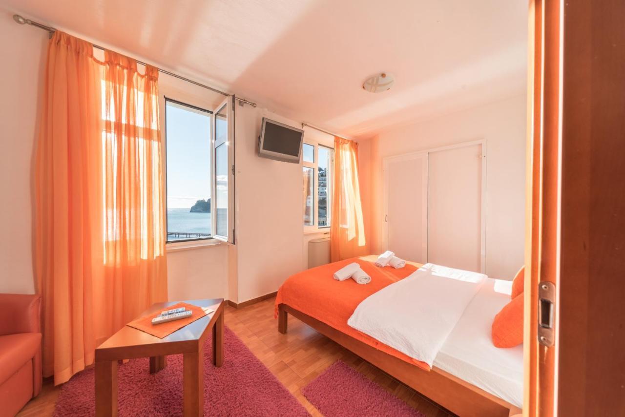 R Club Apartments Old Town Budva Eksteriør billede