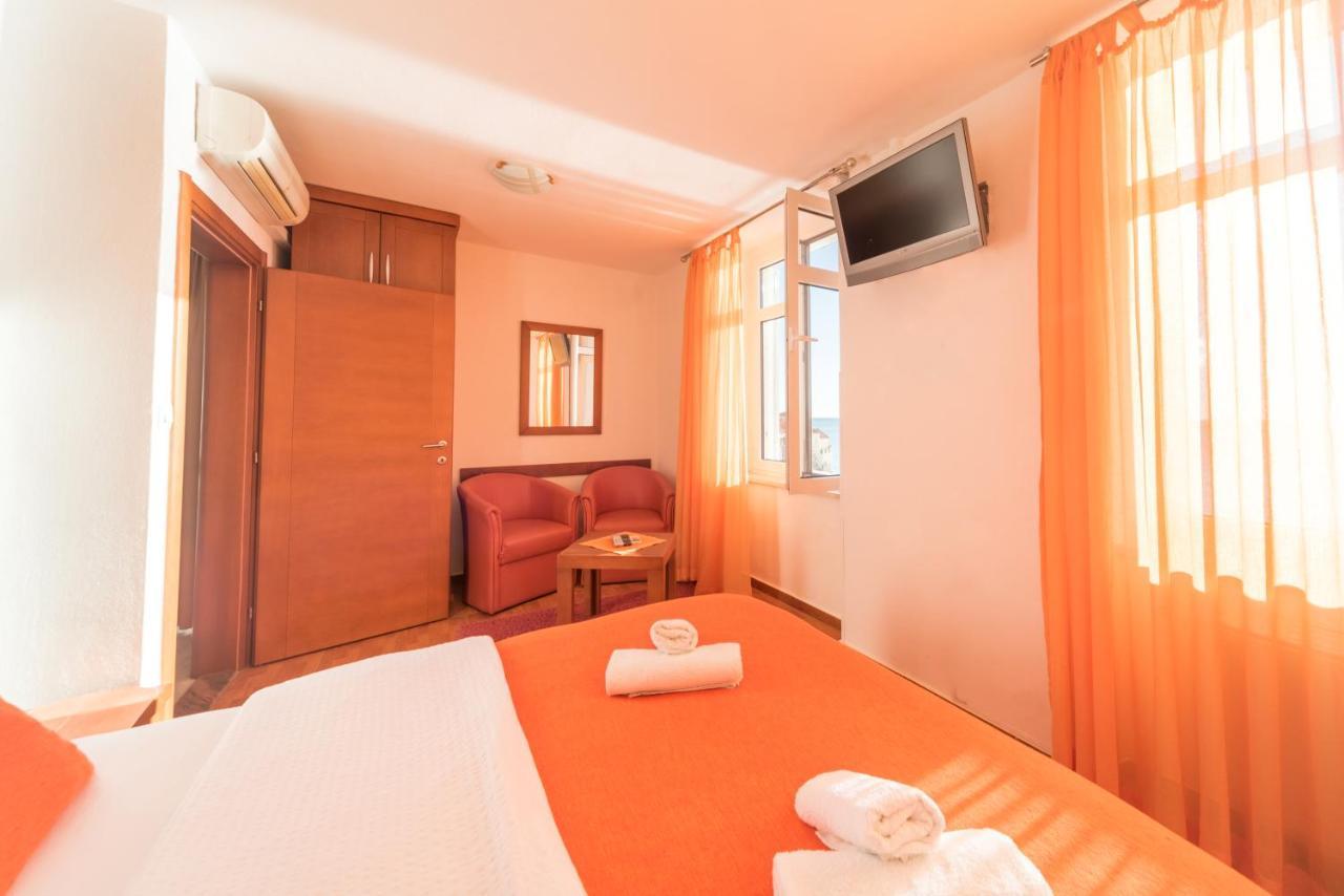 R Club Apartments Old Town Budva Eksteriør billede