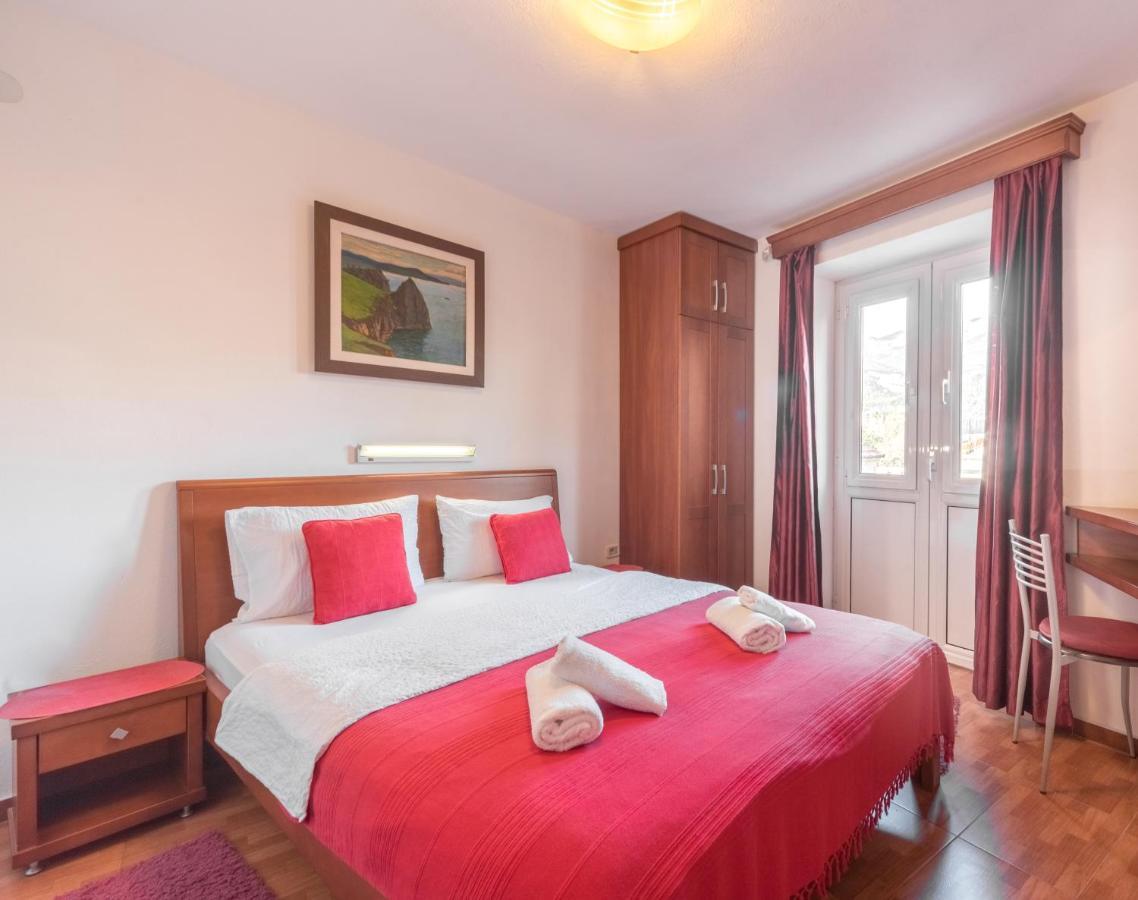 R Club Apartments Old Town Budva Eksteriør billede